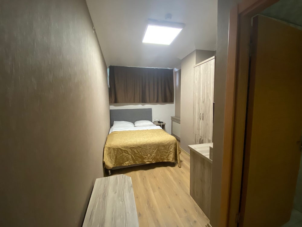 Economy Double Room photo 2