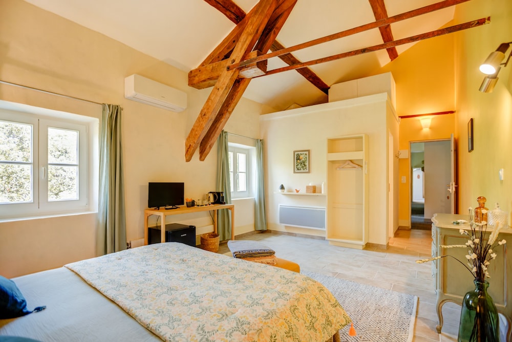 Comfort Double Room, Pool View (Chambre de l'Oranger) photo 3
