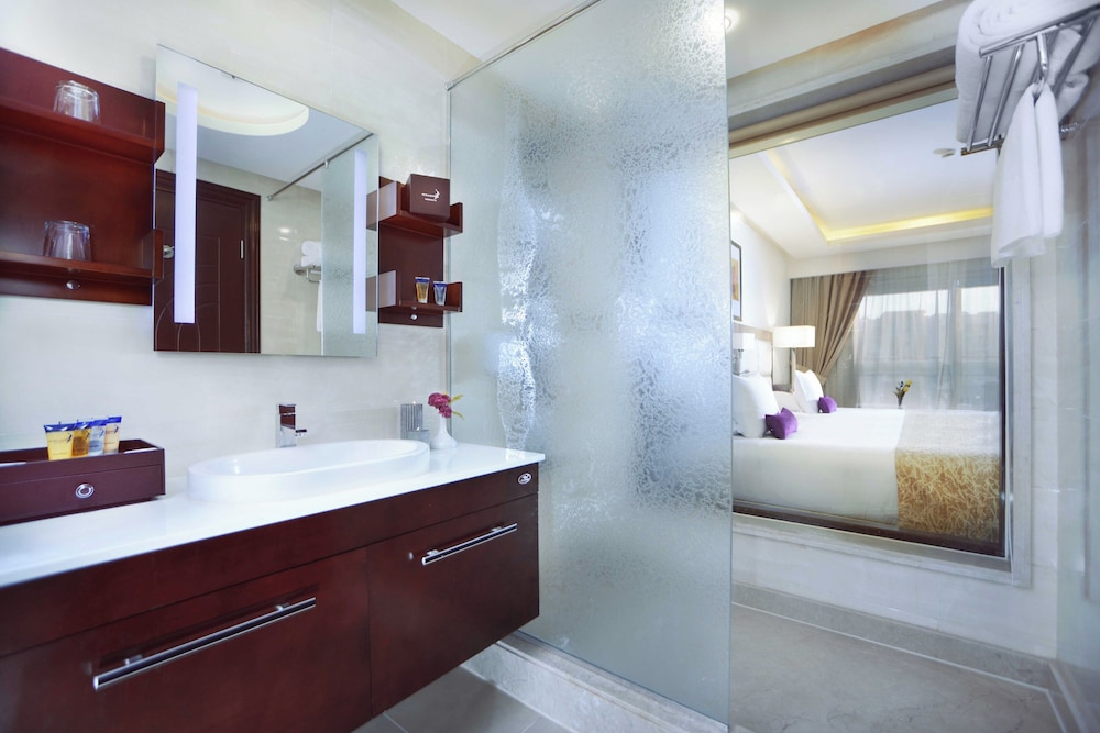 Jacuzzi Suite with Sea View