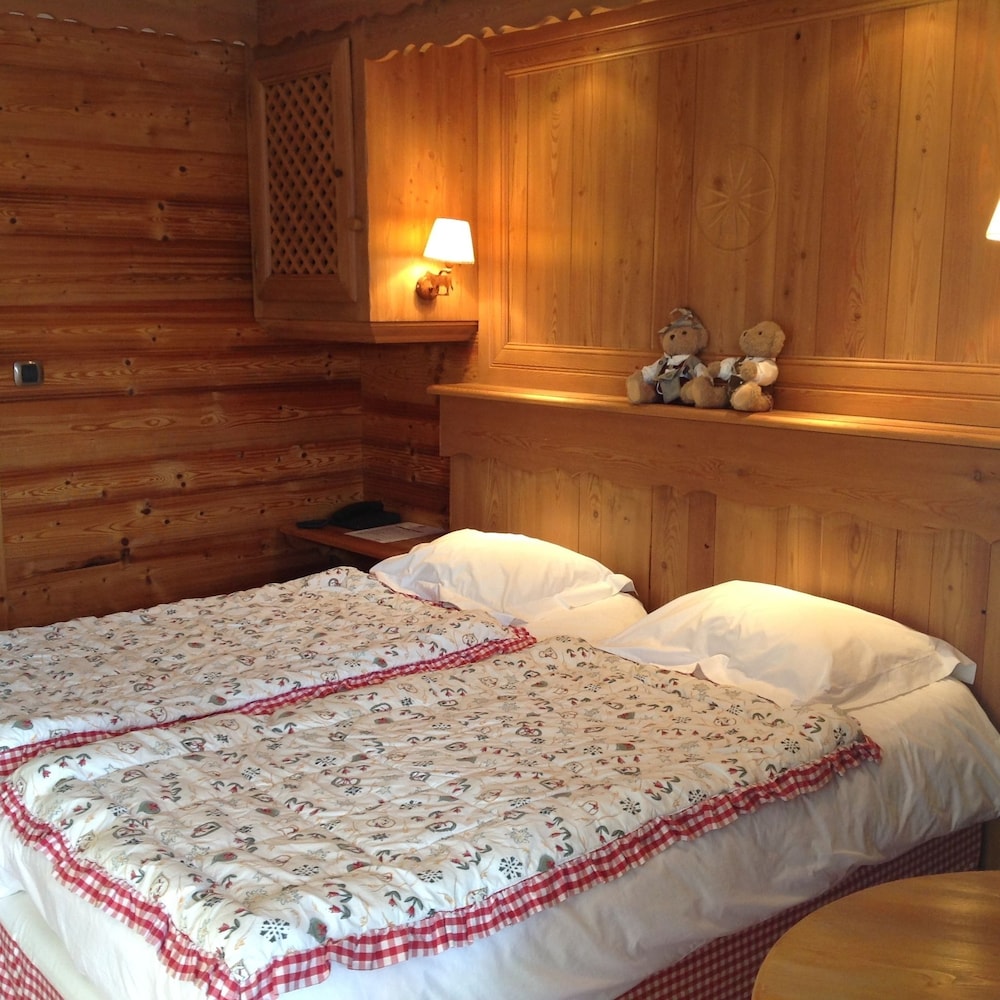 Standard Triple Room West (village view) photo 3