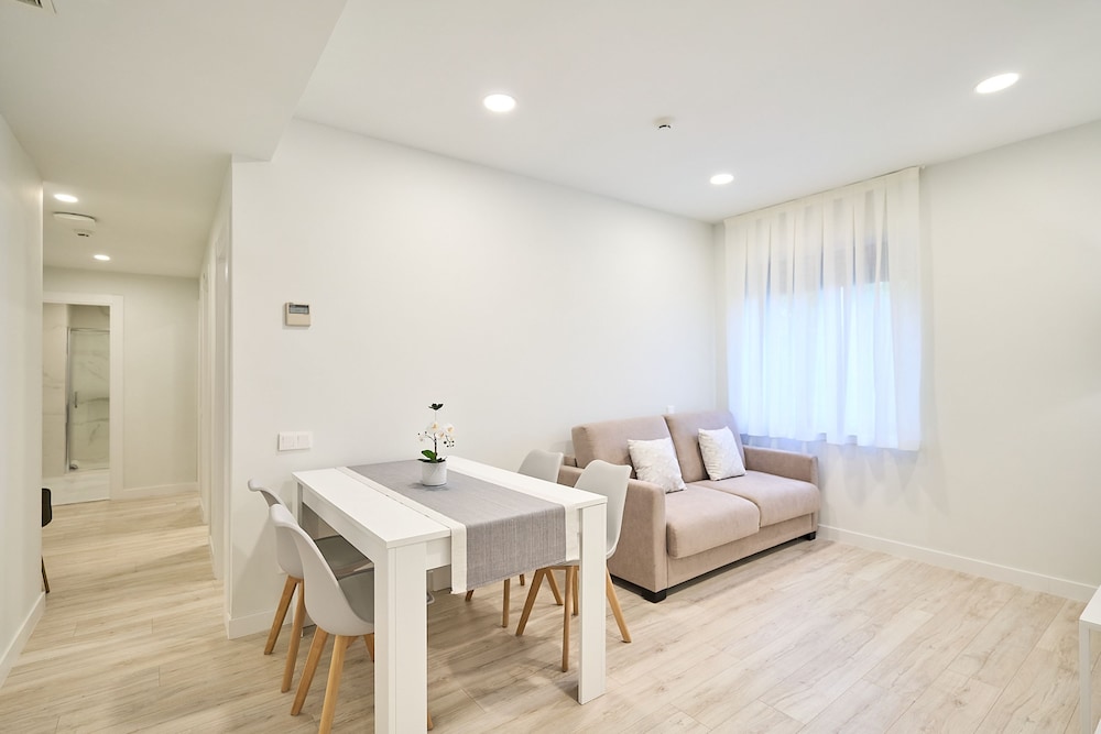Superior Suite, 2 Bedrooms, Non Smoking - Photo 8