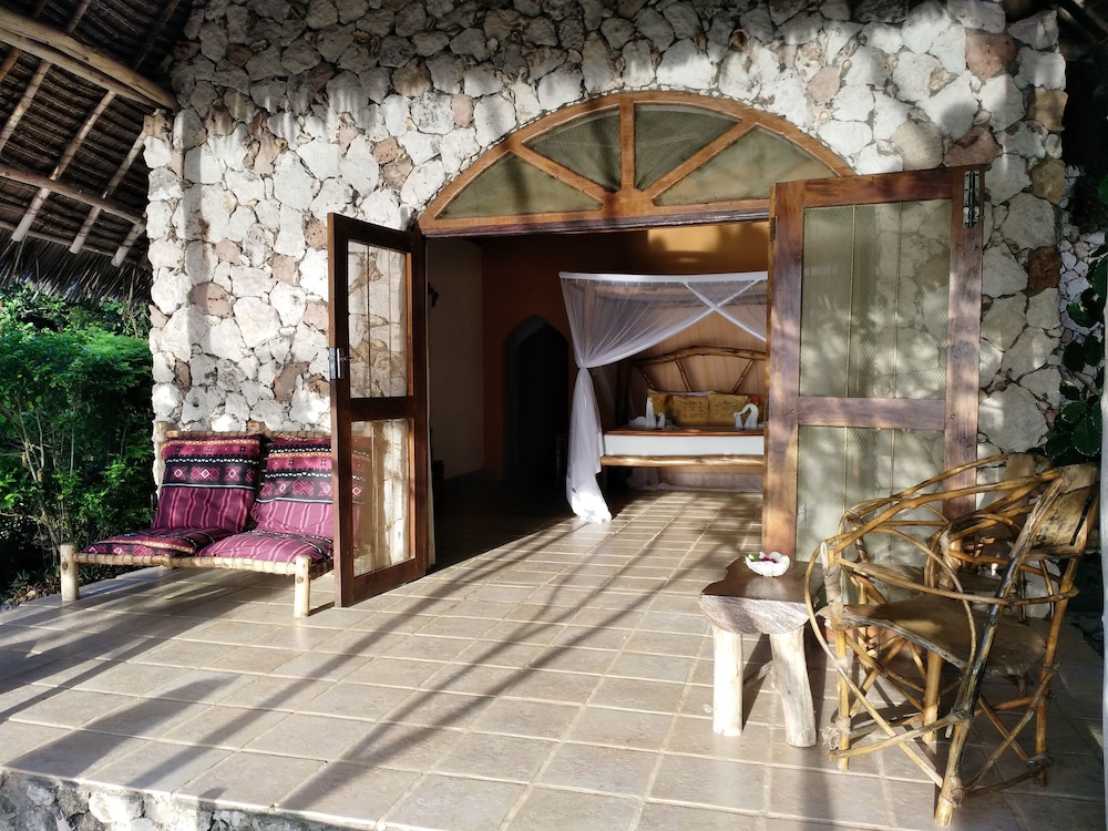Signature Room, 1 King Bed, Non Smoking, Ocean View photo 1