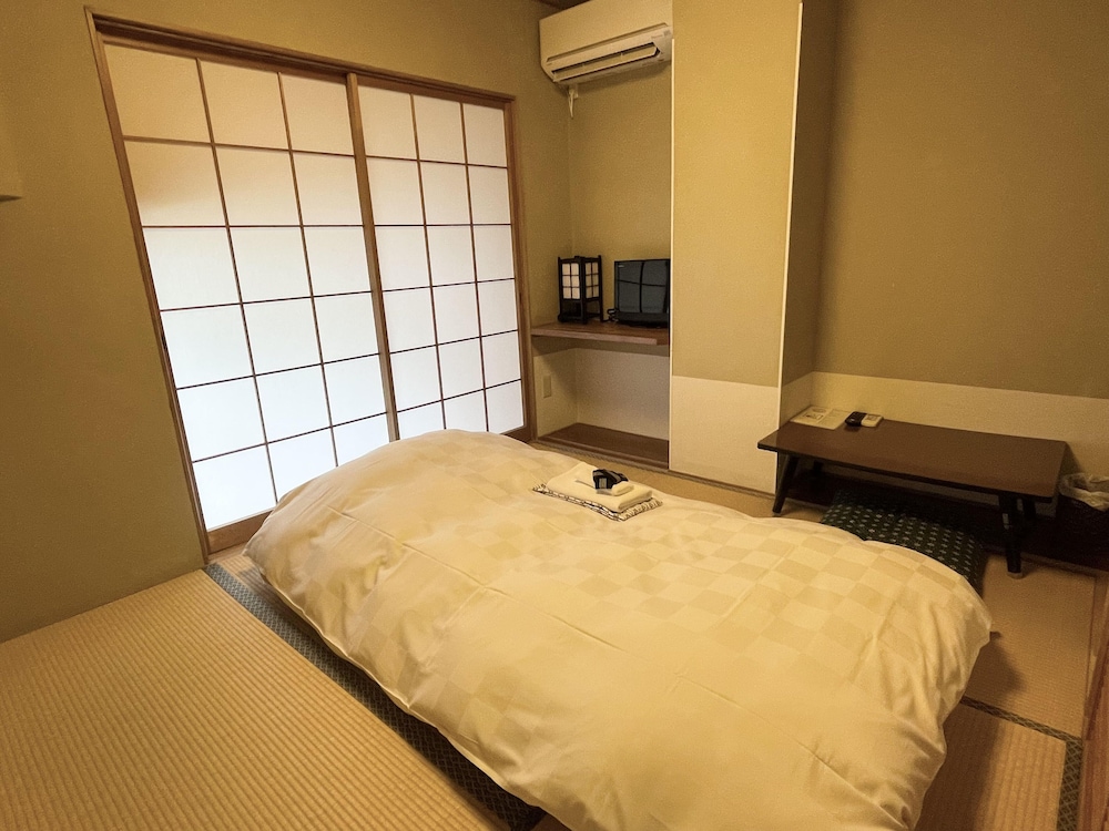 Japanese Style Economy Twin Room, Non Smoking photo 3