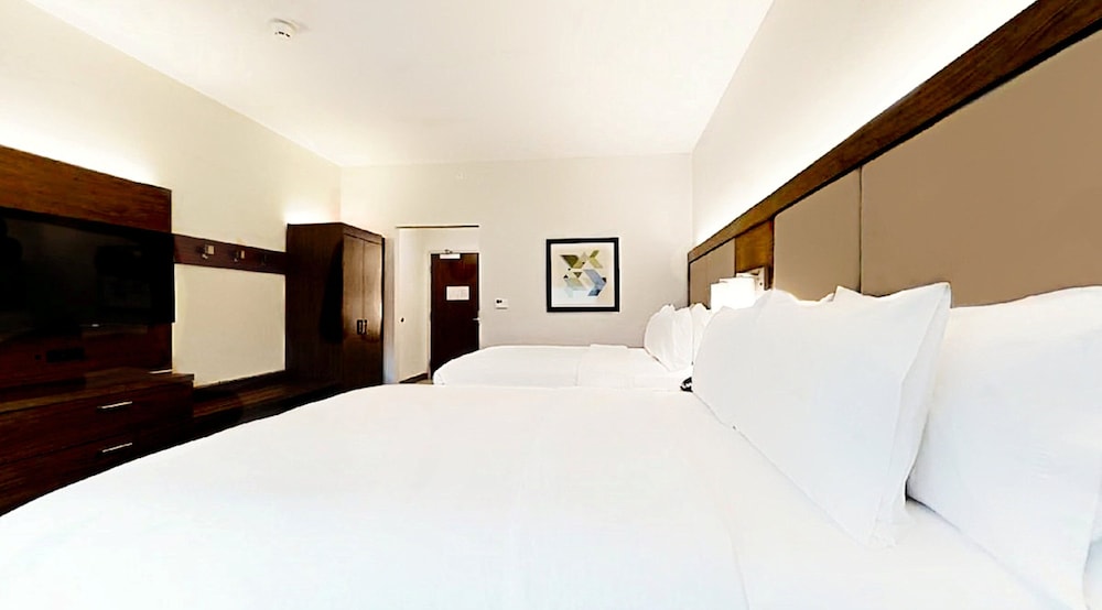Standard Room, 2 Double Beds, Accessible (Mobility) photo 1