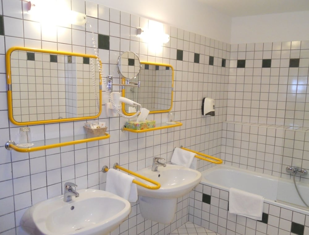 Double or Twin room single use - Photo 2