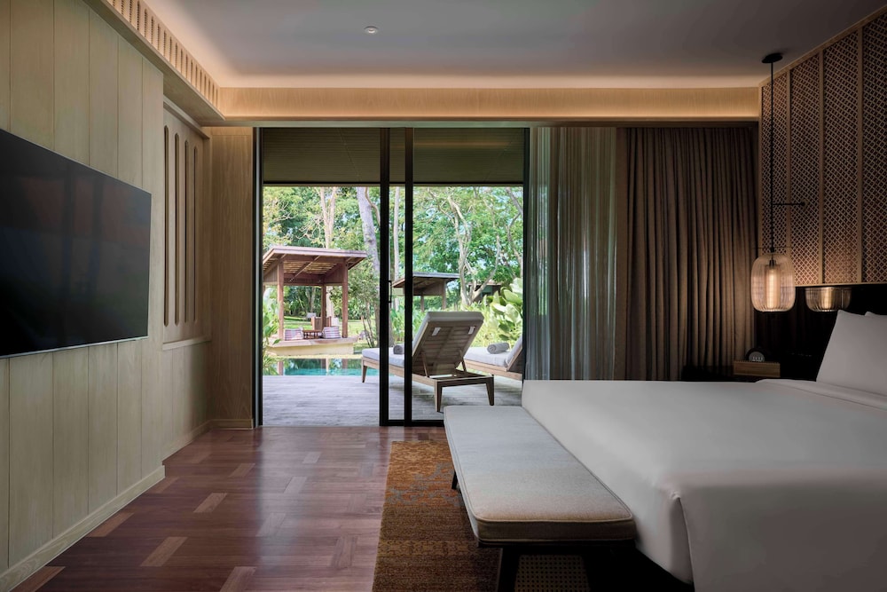 Suite, 1 King Bed (Private Pool) - Photo 8