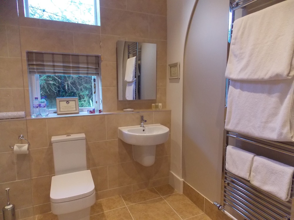 Superior Double Or Twin Room, Ensuite, Garden View Pet Friendly (The Waldingfield Room) photo 3