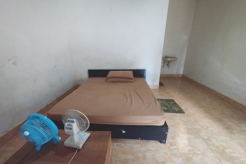 Economy Double Room photo 1