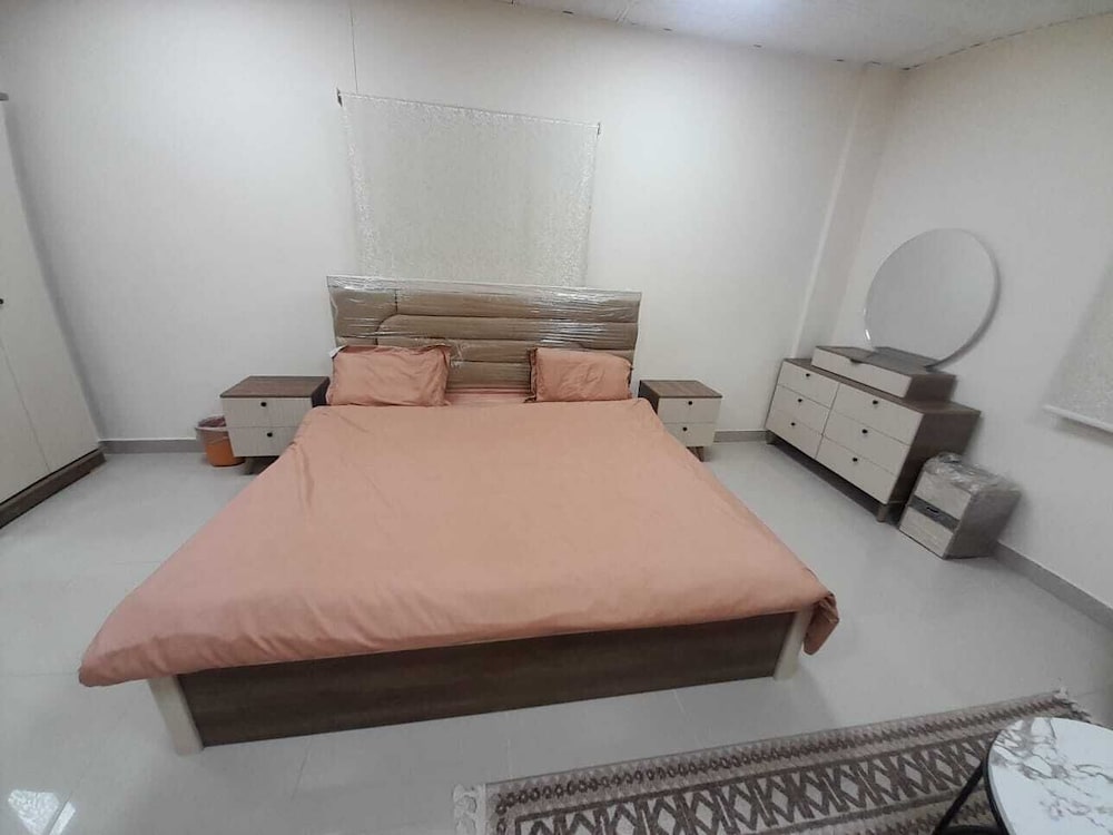 Apartment photo 2