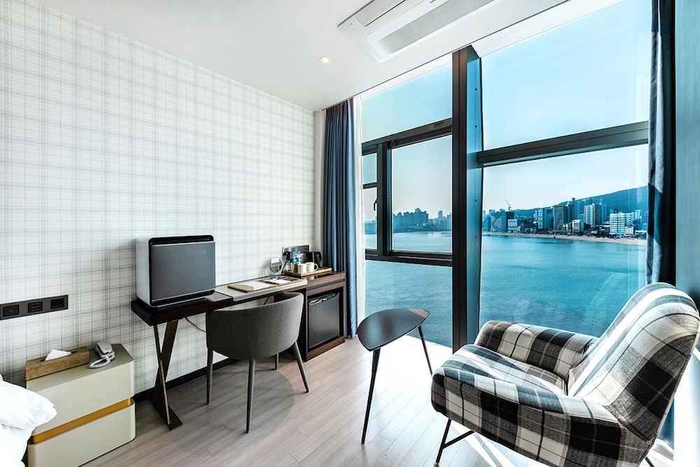 Suite Room -Breakfast Included,Unlimted Starbucks Coffee Bean,OTT Available,15PM CI / 13PM CO - Photo 5