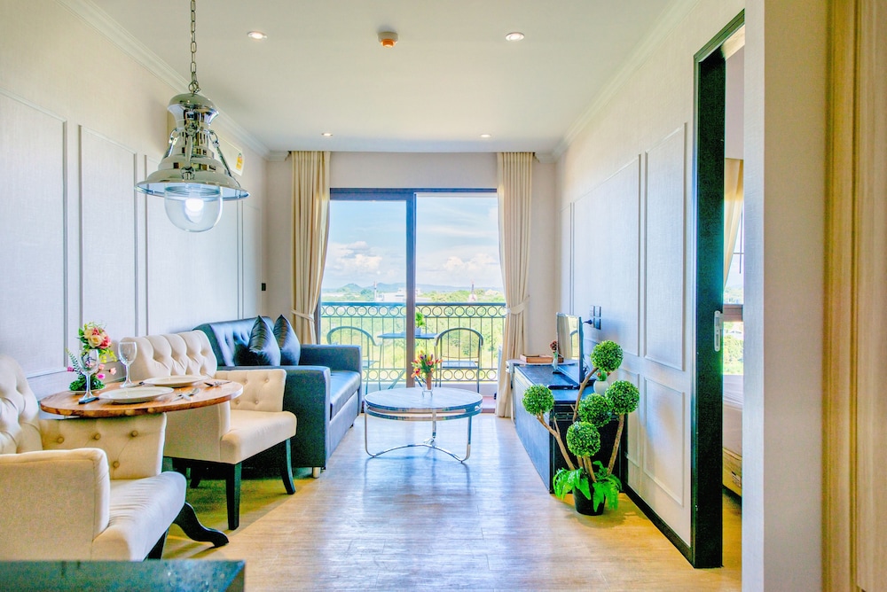 Deluxe Penthouse, River View photo 2
