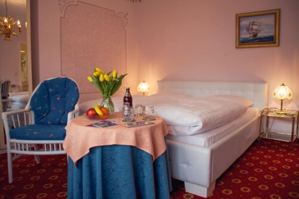 Single Room (Stay 7 and SAVE) photo 2