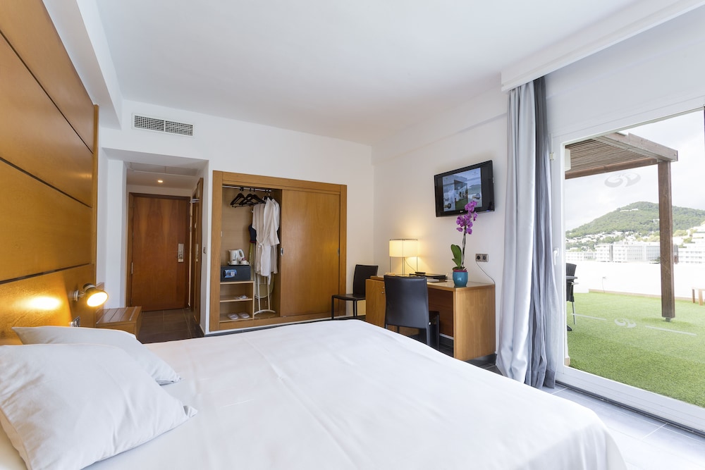 Deluxe Room (Superior - Panoramic Sea View) - Photo 3
