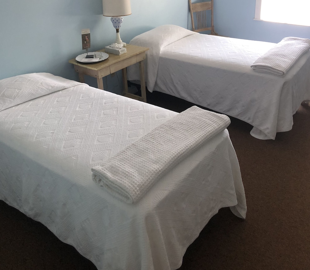 Standard Room, 2 Twin Beds, Non Smoking (Hotel Room)