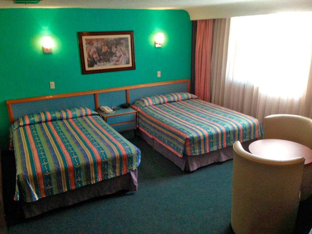 Standard Double Room, 2 Double Beds - Photo 2