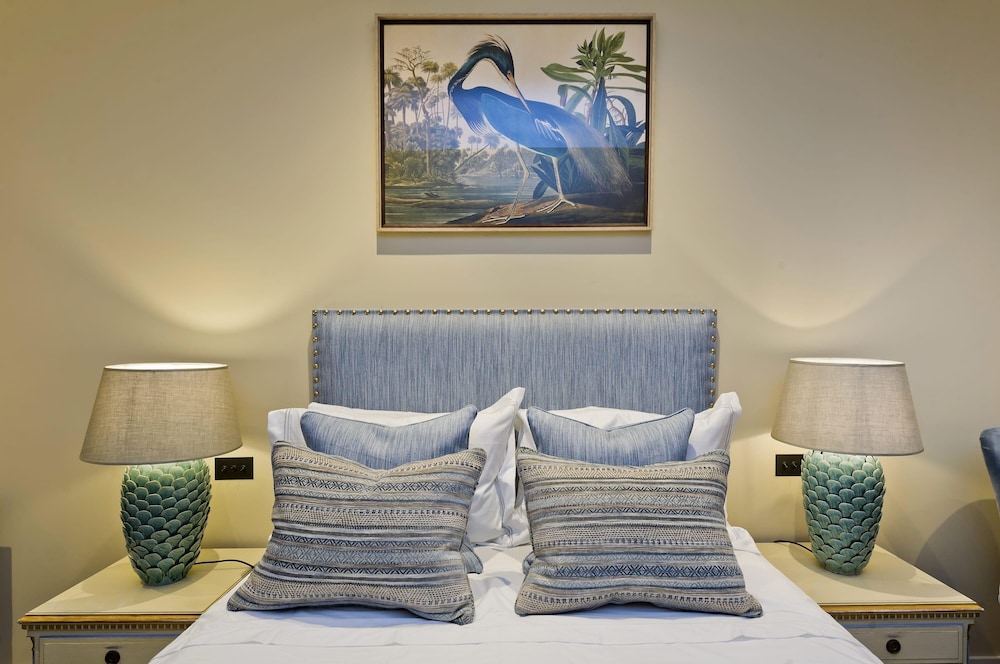Stunning 5 bed Fulham Home w Indoor Pool Sauna and Private Garden, Photo 28