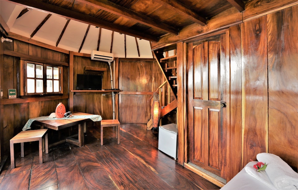 Bungalow, Beachfront photo 3