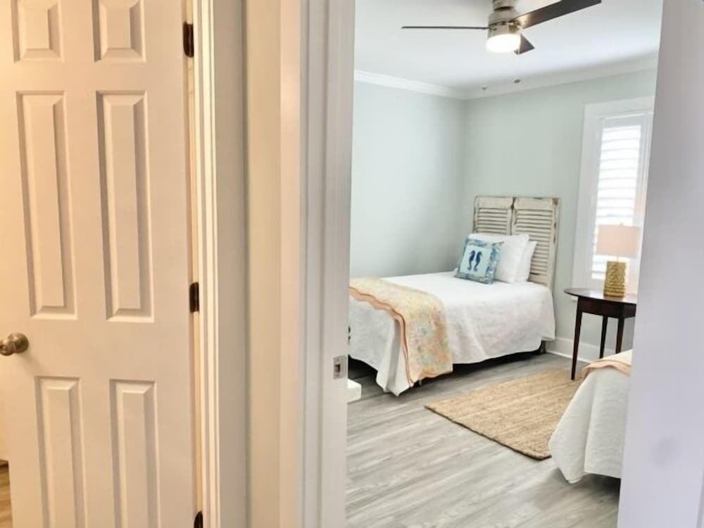 Condo, 2 Bedrooms photo 1