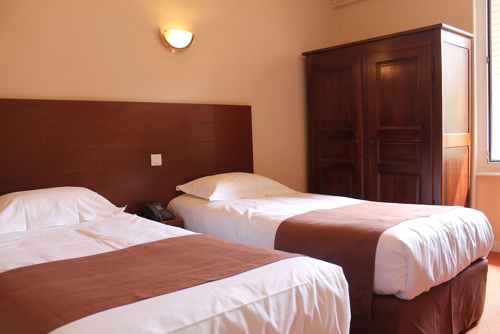 Twin Room - Photo 3