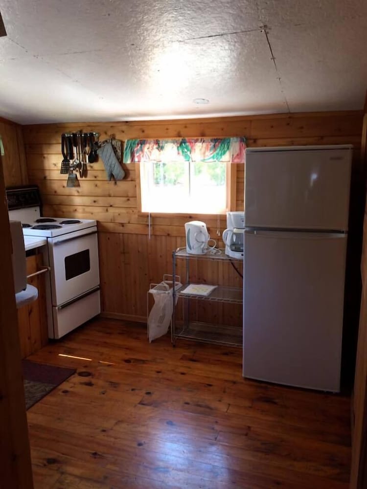 Cottage 1, 2 Bedrooms, Lakeside photo 3