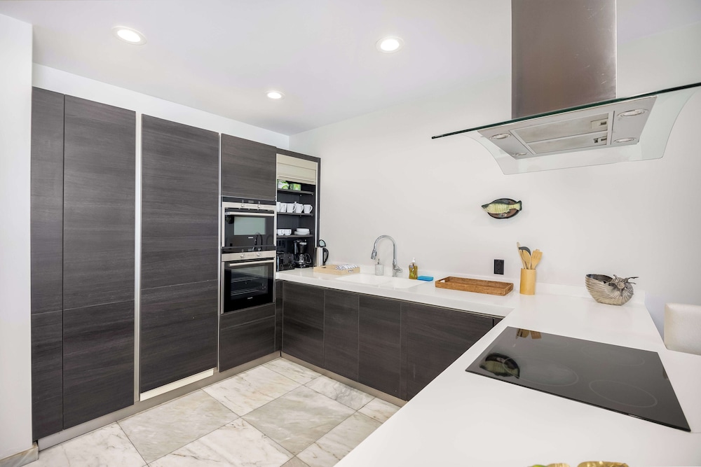 Room (colibri Dance)