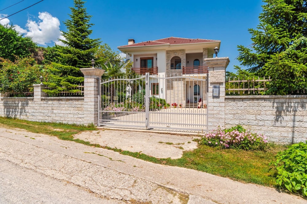 House photo 2