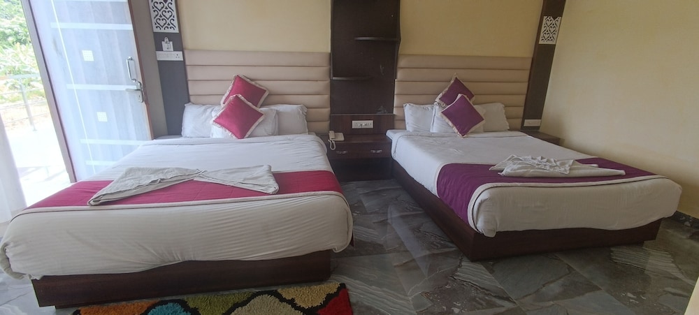 Family Quadruple Room photo 2