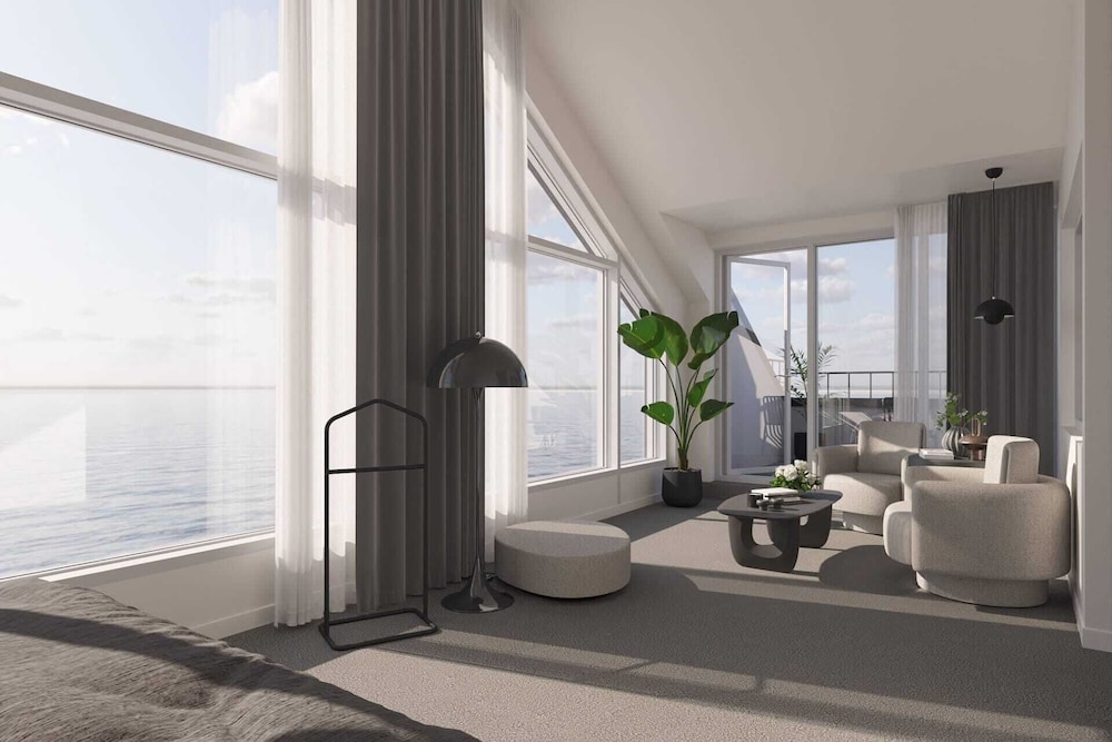 Season Suite