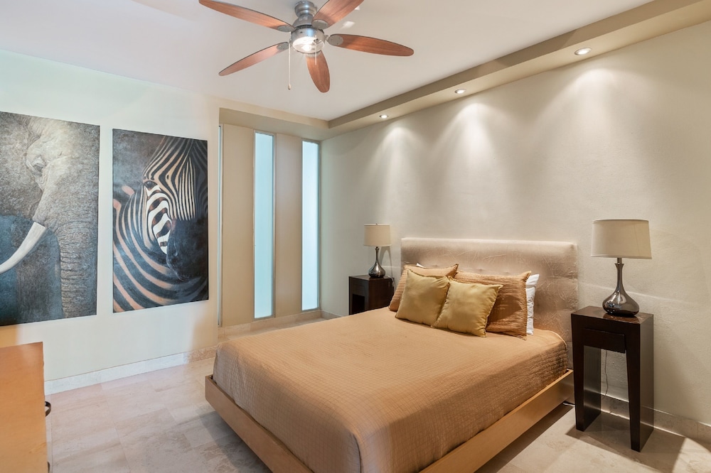 Condo photo 3