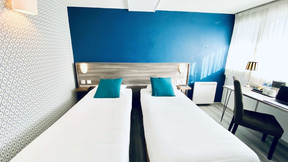Standard Room, 2 Twin Beds - Photo 14