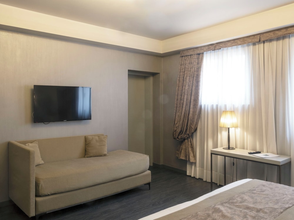 Luxury Apartment (Large) thumbnail 5