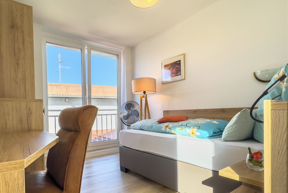 Classic Single Room
