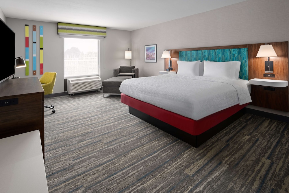 Room, 1 King Bed, Club Lounge Access - Photo 2