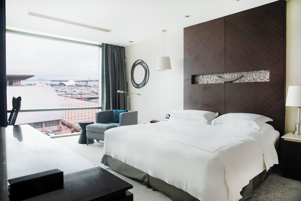 Suite, 1 Bedroom, Business Lounge Access, Ocean View - Photo 1