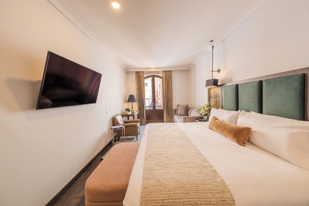 Premium Studio Suite, Balcony photo 2