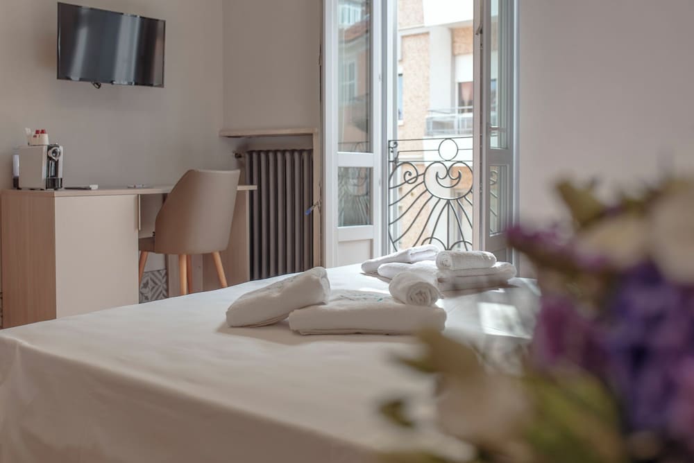 Room, 1 Double Bed, Private Bathroom