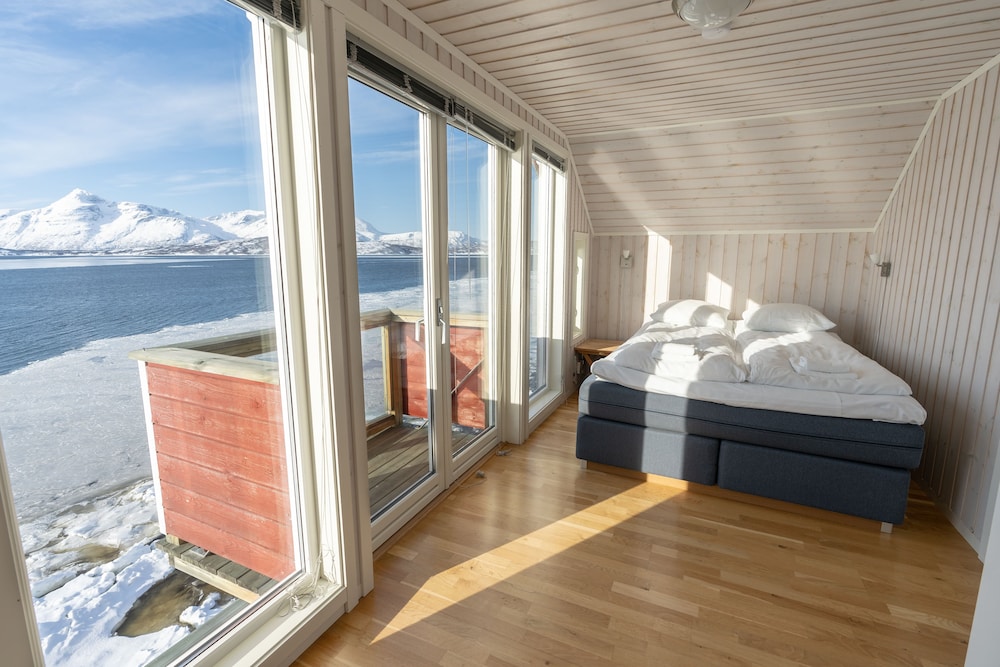 RORBU STANDARD, 3 BEDROOMS, SEA VIEW photo 2