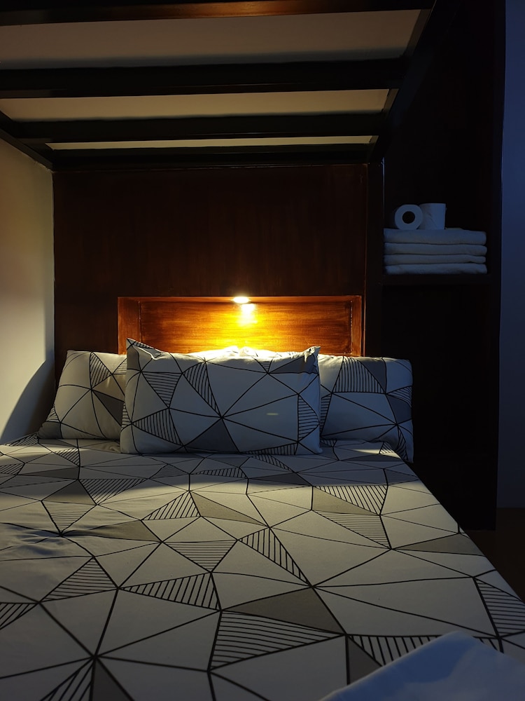 Deluxe Quadruple Room - Photo 2