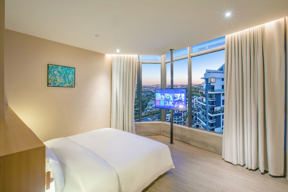 Elite Room, Lake View