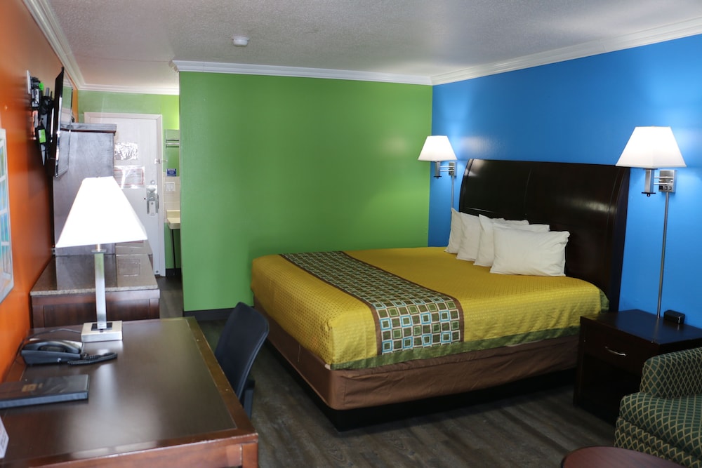 Standard king bed - Photo 2