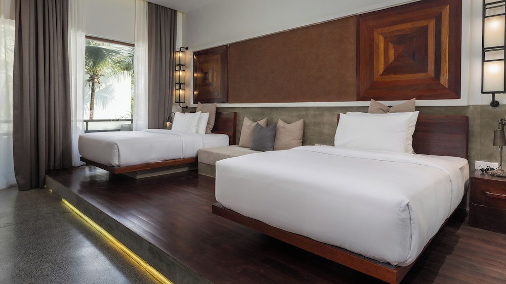 Two-Bedroom Family Suite  Free Laundry + Daily 60Min Massage + Mini Bar + Airport Pick-Up - Photo 8