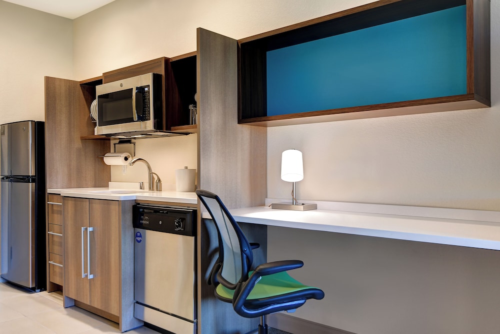 Suite, 1 Bedroom - Photo 3