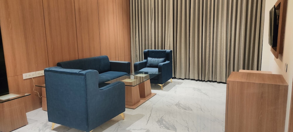 Suite - Photo 6
