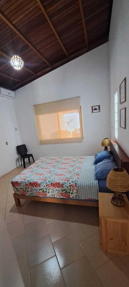 Family House, 4 Bedrooms, Pool Access, Ocean View photo 3