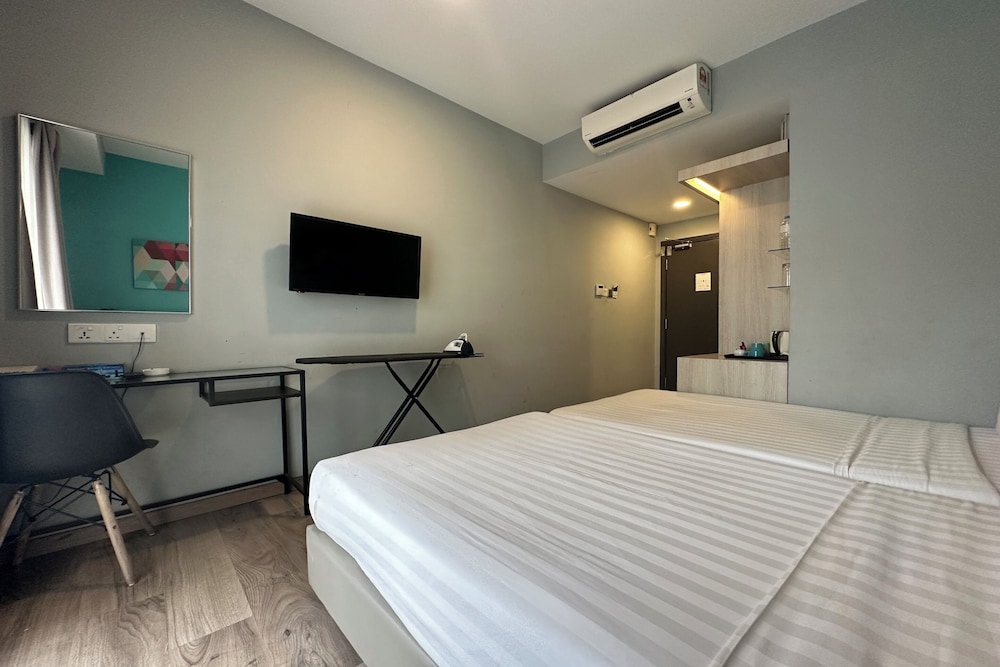 Deluxe Twin Room, Balcony photo 2