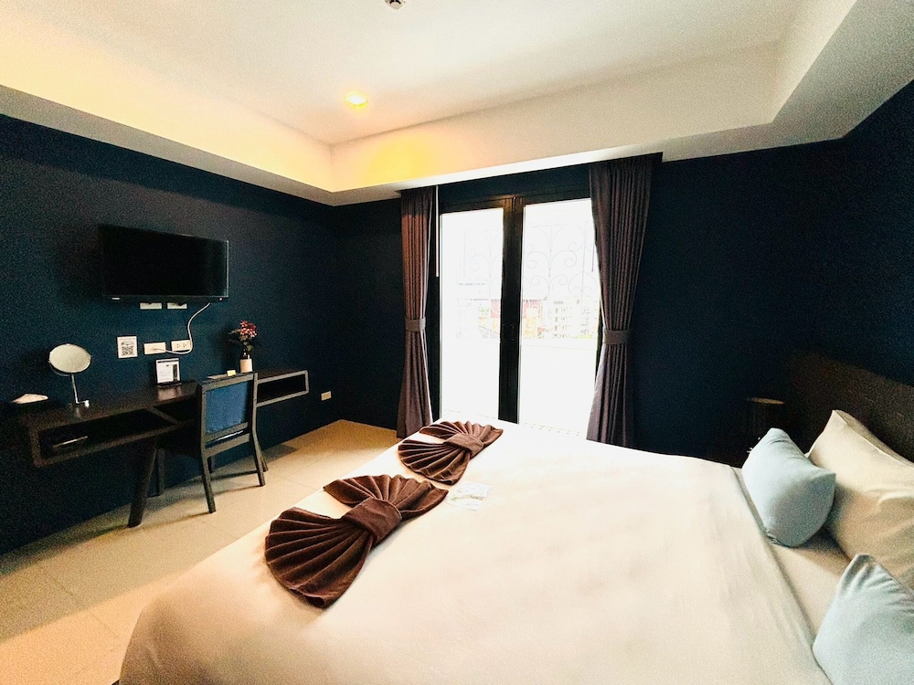 Superior Double Room, 1 King Bed, Non Smoking, City View