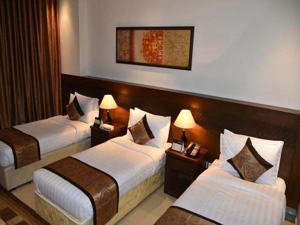 Standard Twin Room - Photo 1