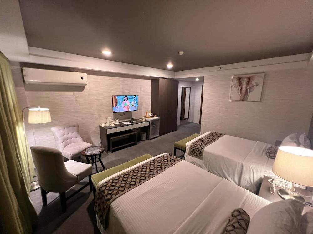 Deluxe Room, 2 Double Beds photo 3