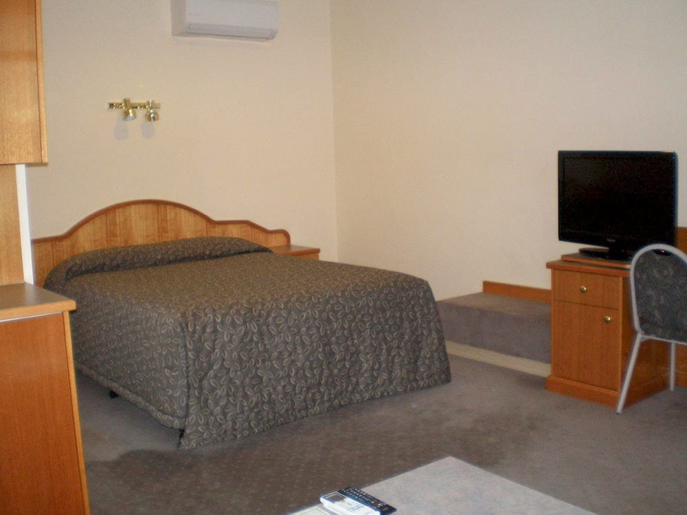 Standard Room (Queen/Twin) photo 3
