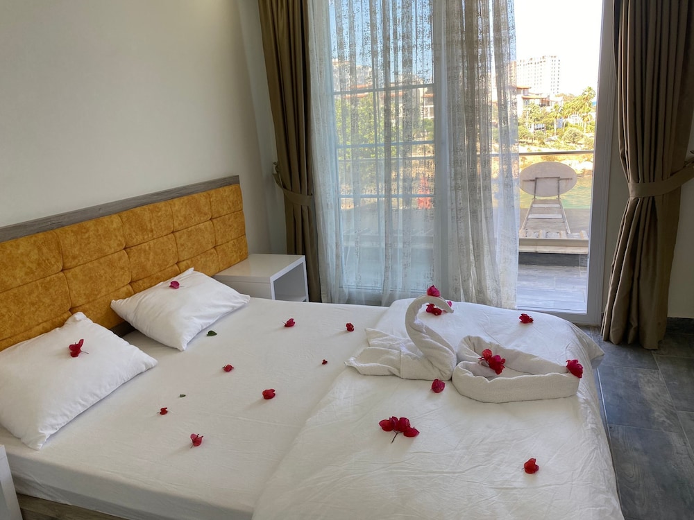 Family Studio Suite, Balcony, Beach View photo 1